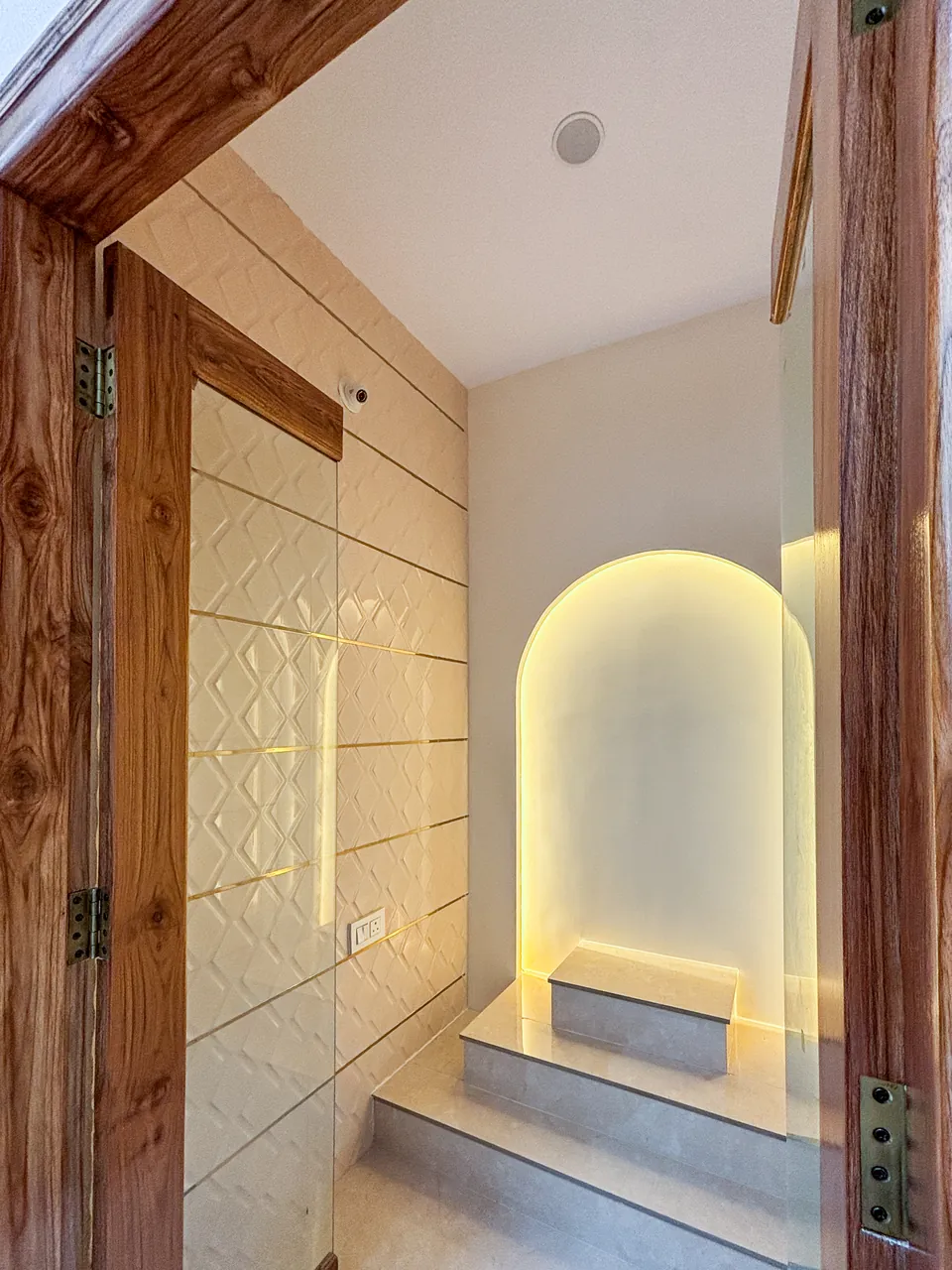 The Porthole House, rooms & baths